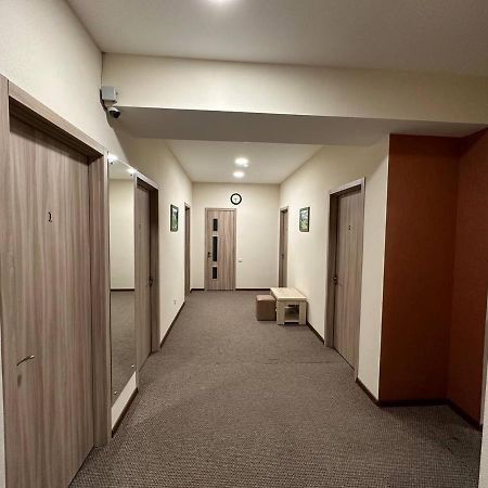 טביליסי 5 Rooms Near 300 Aragveli Metro Station מראה חיצוני תמונה