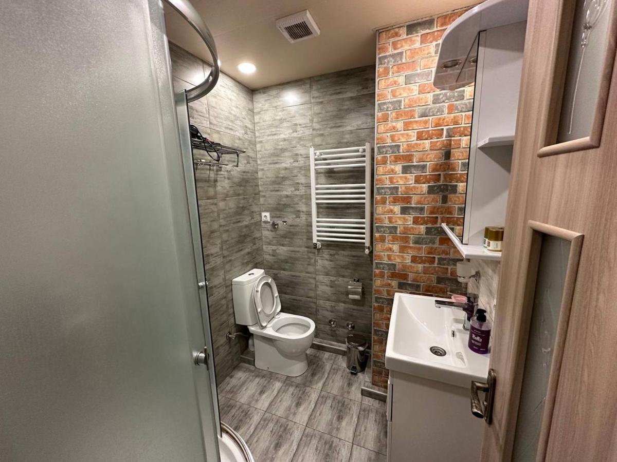 טביליסי 5 Rooms Near 300 Aragveli Metro Station מראה חיצוני תמונה