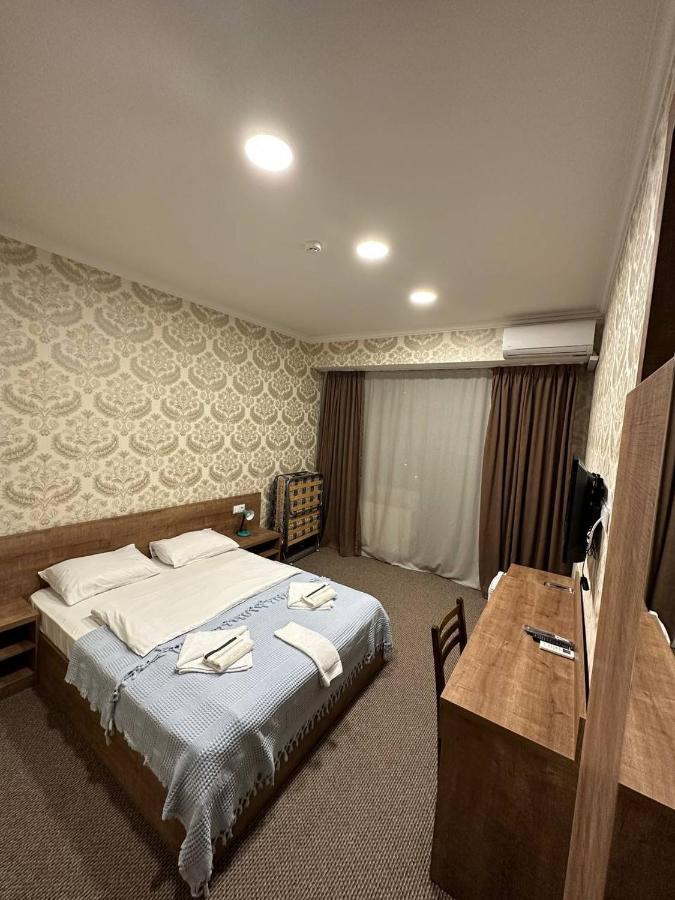 טביליסי 5 Rooms Near 300 Aragveli Metro Station מראה חיצוני תמונה