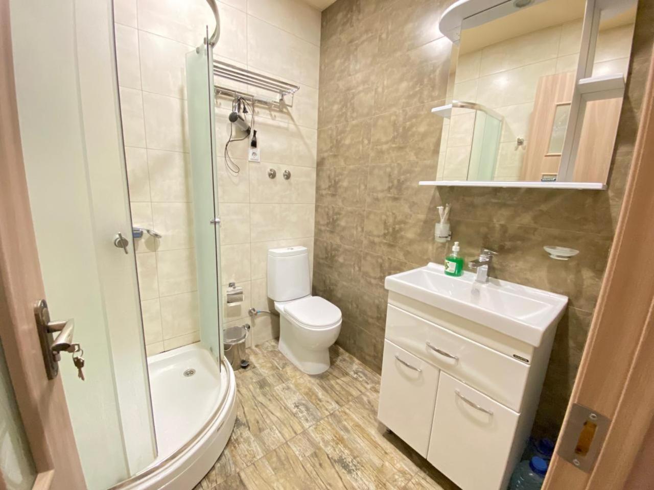 טביליסי 5 Rooms Near 300 Aragveli Metro Station חדר תמונה