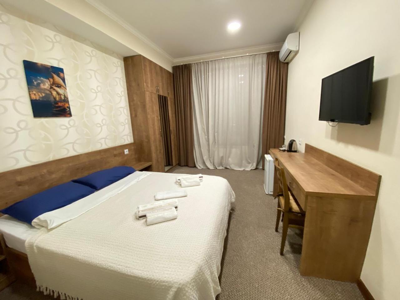 טביליסי 5 Rooms Near 300 Aragveli Metro Station חדר תמונה