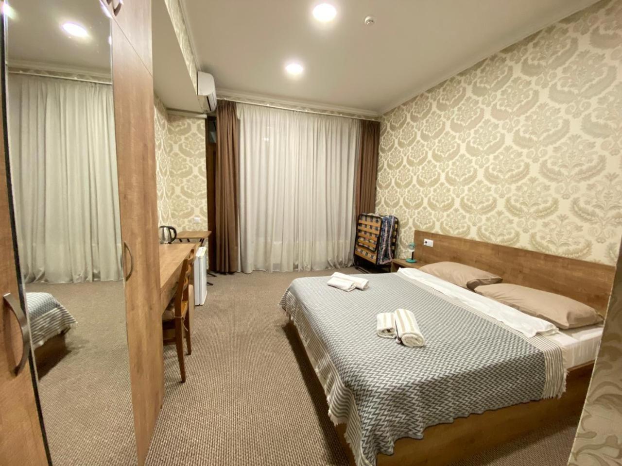 טביליסי 5 Rooms Near 300 Aragveli Metro Station חדר תמונה