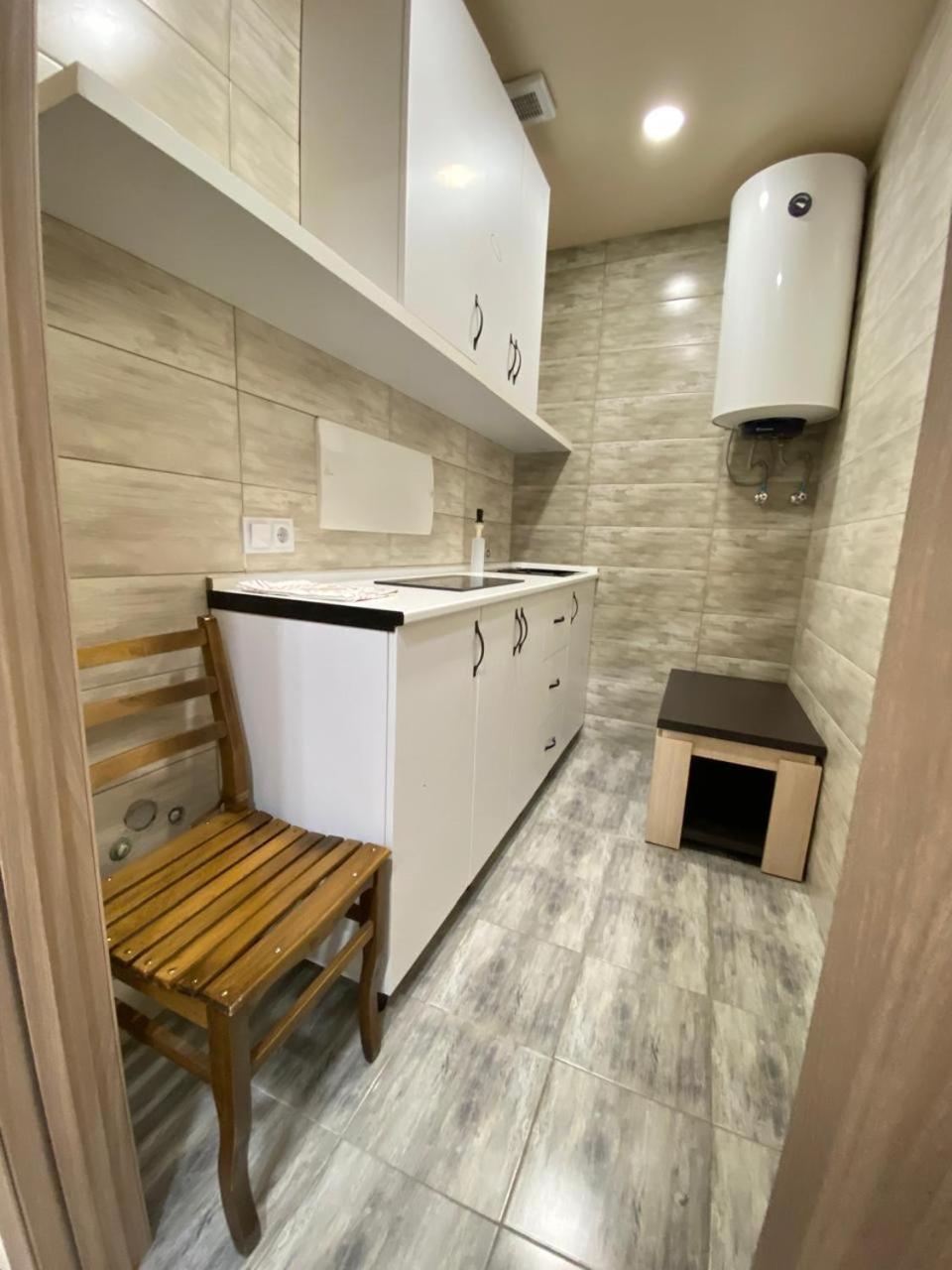 טביליסי 5 Rooms Near 300 Aragveli Metro Station מראה חיצוני תמונה