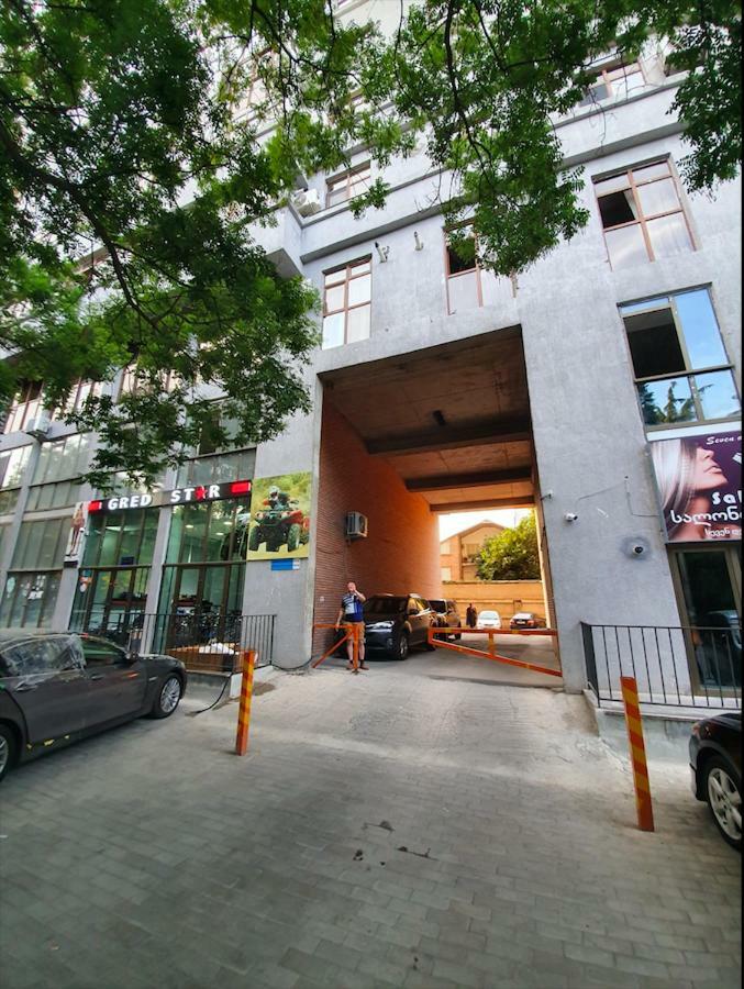 טביליסי 5 Rooms Near 300 Aragveli Metro Station מראה חיצוני תמונה