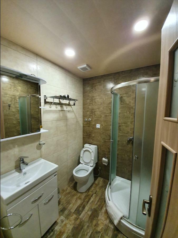 טביליסי 5 Rooms Near 300 Aragveli Metro Station מראה חיצוני תמונה