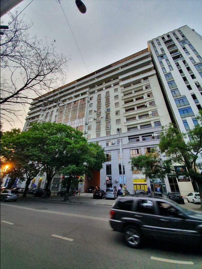טביליסי 5 Rooms Near 300 Aragveli Metro Station מראה חיצוני תמונה