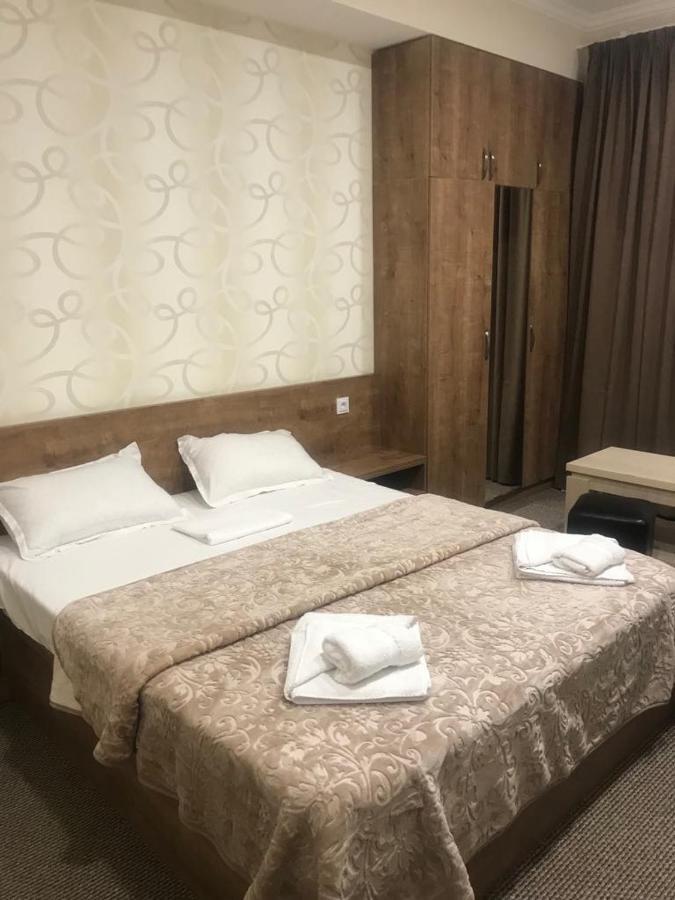 טביליסי 5 Rooms Near 300 Aragveli Metro Station מראה חיצוני תמונה