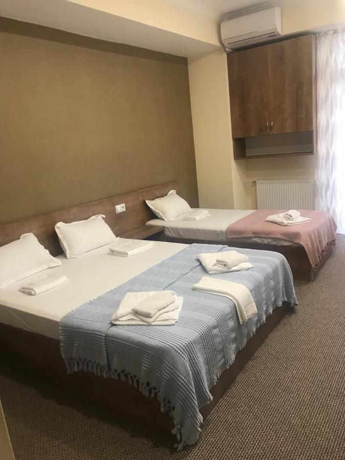 טביליסי 5 Rooms Near 300 Aragveli Metro Station מראה חיצוני תמונה